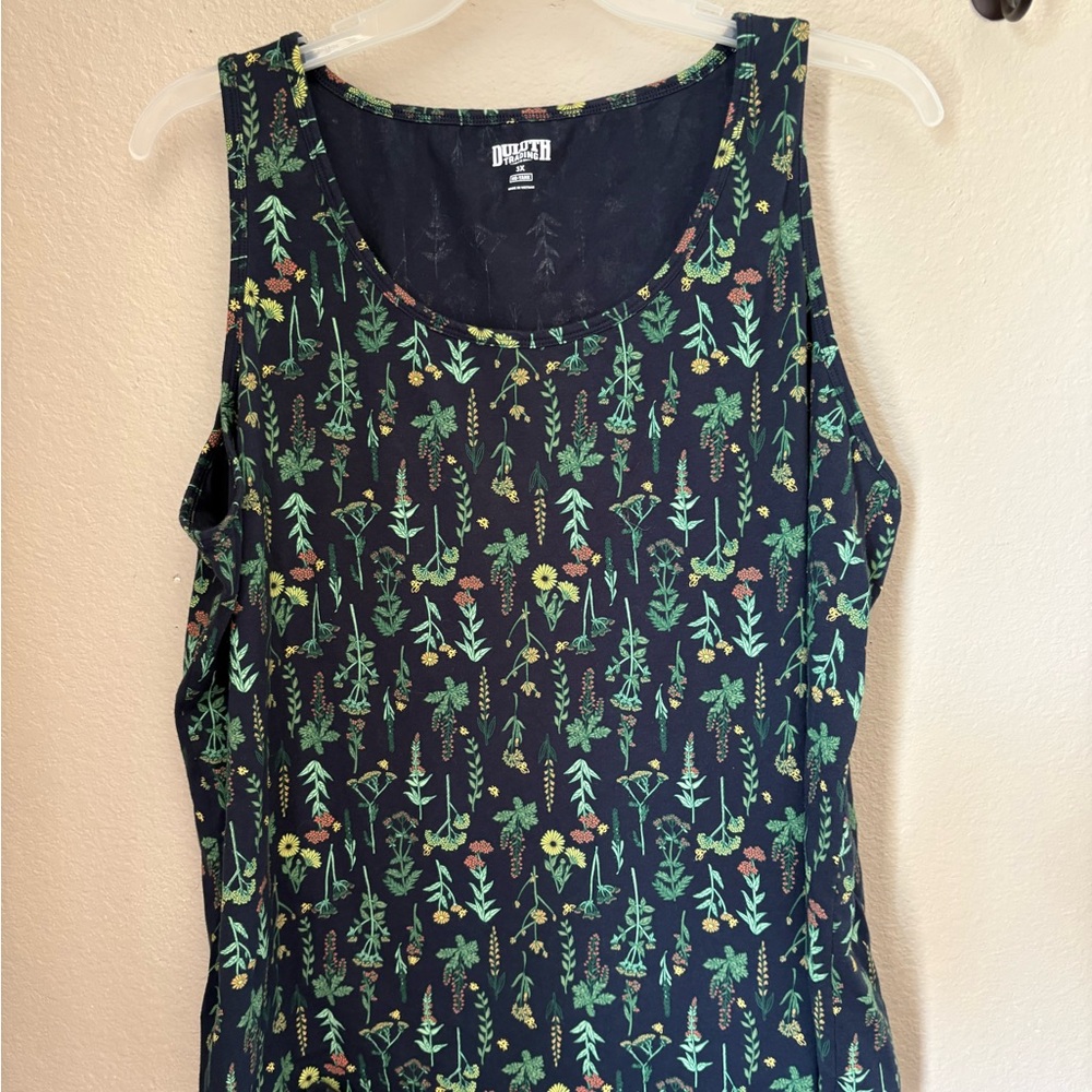 Duluth Trading Co Black Floral “No Yank” Tank Top